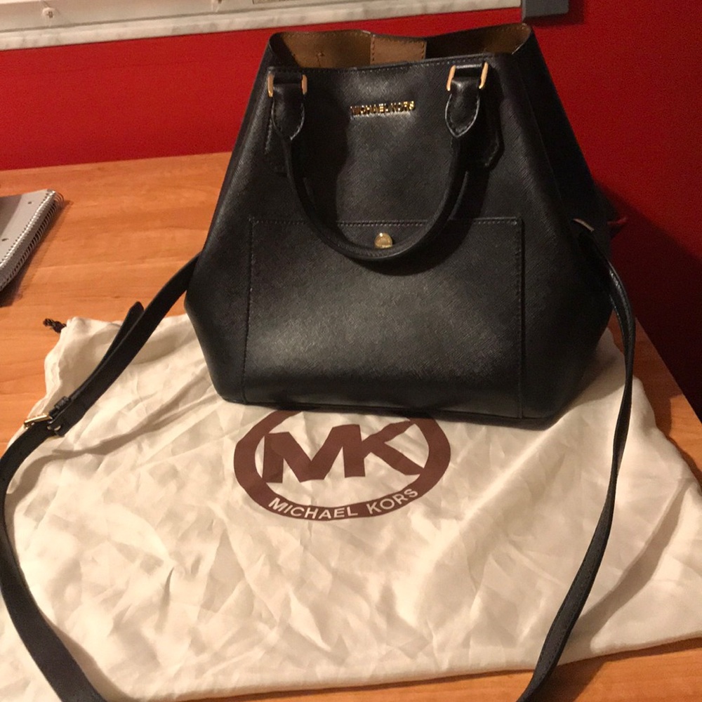 Bucket bag